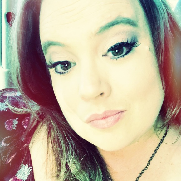 Meet your Posher, Audra - Picture 2 of 2